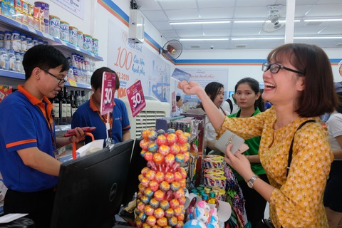 Cột mốc mới của Co.op Smile: 100 cửa hàng trở thành điểm kết nối dân cư - Ảnh 1. Cột mốc mới của Co.op Smile: 100 cửa hàng trở thành điểm kết nối dân cư - Ảnh 1.