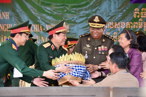 Đại tướng Ngô Xuân Lịch: Diễn tập Việt Nam - Campuchia nâng tính chủ động quân đội hai nước - Ảnh 1. Đại tướng Ngô Xuân Lịch: Diễn tập Việt Nam - Campuchia nâng tính chủ động quân đội hai nước - Ảnh 1.