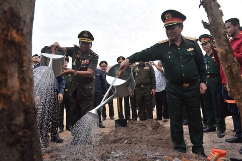2.000 binh sĩ và người dân Việt Nam và Campuchia diễn tập cứu nạn tại biên giới - Ảnh 14. 2.000 binh sĩ và người dân Việt Nam và Campuchia diễn tập cứu nạn tại biên giới - Ảnh 14.