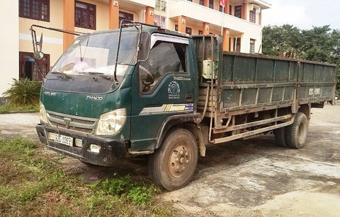 Tạm giữ xe tải nghi cán chết người rồi bỏ chạy - Ảnh 1. Tạm giữ xe tải nghi cán chết người rồi bỏ chạy - Ảnh 1.