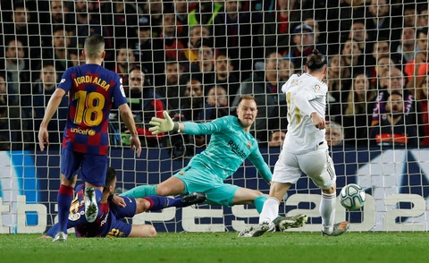Barcelona và Real Madrid bất phân thắng bại trong trận ‘siêu kinh điển’ - Ảnh 2. Barcelona và Real Madrid bất phân thắng bại trong trận ‘siêu kinh điển’ - Ảnh 2.