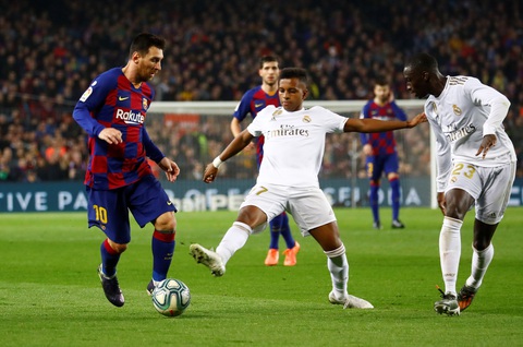 Barcelona và Real Madrid bất phân thắng bại trong trận ‘siêu kinh điển’ - Ảnh 1. Barcelona và Real Madrid bất phân thắng bại trong trận ‘siêu kinh điển’ - Ảnh 1.