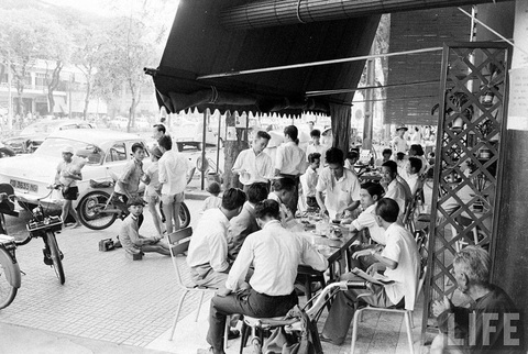 Ngẩn ngơ với ‘dạ thưa’ kiểu Sài Gòn… - Ảnh 1. Ngẩn ngơ với ‘dạ thưa’ kiểu Sài Gòn… - Ảnh 1.