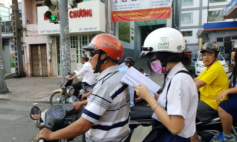 Thi học kỳ căng như tốt nghiệp - Ảnh 1. Thi học kỳ căng như tốt nghiệp - Ảnh 1.