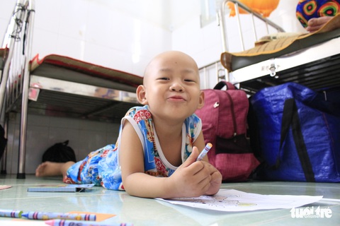 Trao quà ước nguyện đến hàng trăm bệnh nhi ung thư - Ảnh 4. Trao quà ước nguyện đến hàng trăm bệnh nhi ung thư - Ảnh 4.