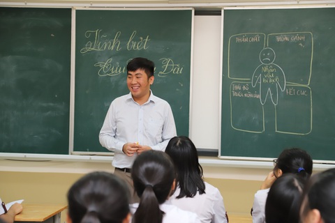 Thầy giáo xin bài văn của học trò: Không dò bài, trả bài mỗi ngày - Ảnh 2. Thầy giáo xin bài văn của học trò: Không dò bài, trả bài mỗi ngày - Ảnh 2.