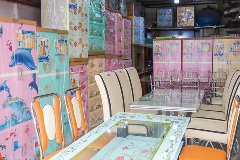 Qui Phúc cung ứng ra thị trường hơn 1,5 triệu sản phẩm nội ngoại thất Tết - Ảnh 2. Qui Phúc cung ứng ra thị trường hơn 1,5 triệu sản phẩm nội ngoại thất Tết - Ảnh 2.
