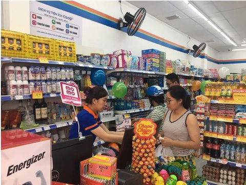 Ba năm, trăm nụ cười, gắn kết yêu thương - Ảnh 1. Ba năm, trăm nụ cười, gắn kết yêu thương - Ảnh 1.