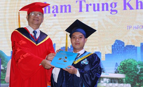 Xôn xao chuyện khai tử bằng kỹ sư - Ảnh 1. Xôn xao chuyện khai tử bằng kỹ sư - Ảnh 1.