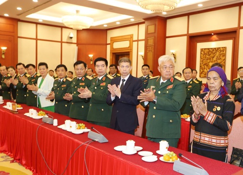 75 năm Quân đội nhân dân Việt Nam vững bước dưới lá cờ vinh quang của Đảng - Ảnh 2. 75 năm Quân đội nhân dân Việt Nam vững bước dưới lá cờ vinh quang của Đảng - Ảnh 2.
