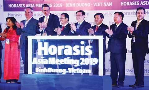 Cơ hội mở ra từ hội nghị quốc tế - Ảnh 1. Cơ hội mở ra từ hội nghị quốc tế - Ảnh 1.