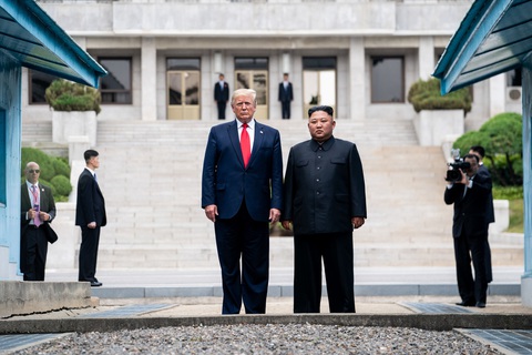 Một thập kỷ biến động và đầy ám ảnh qua những bức ảnh của The New York Times - Ảnh 42. Một thập kỷ biến động và đầy ám ảnh qua những bức ảnh của The New York Times - Ảnh 42.