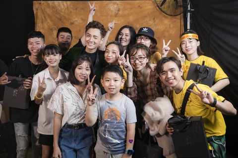 Ngô Kiến Huy vỡ òa với 10.000 khán giả trong live show Truyền thái y - Ảnh 9. Ngô Kiến Huy vỡ òa với 10.000 khán giả trong live show Truyền thái y - Ảnh 9.