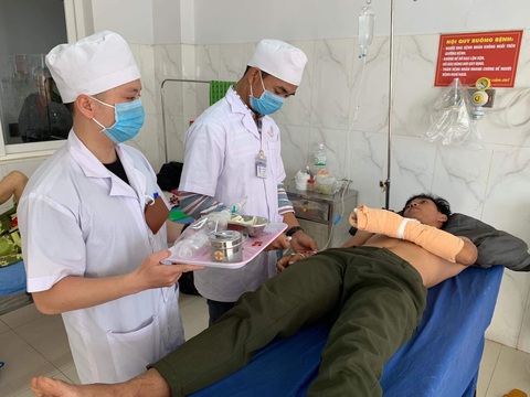 Bắt 5 lâm tặc vây chém kiểm lâm Vườn quốc gia Yok Đôn - Ảnh 3. Bắt 5 lâm tặc vây chém kiểm lâm Vườn quốc gia Yok Đôn - Ảnh 3.