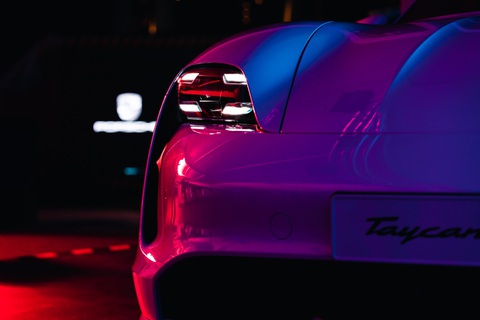 Porsche Taycan ‘chào sân’ châu Á - Thái Bình Dương: Khi những đỉnh cao hội tụ - Ảnh 4. Porsche Taycan ‘chào sân’ châu Á - Thái Bình Dương: Khi những đỉnh cao hội tụ - Ảnh 4.