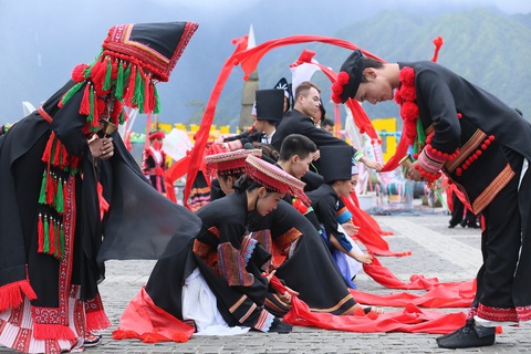 Du lịch văn hóa - từ vùng đất cằn vượt vũ môn ra thế giới - Ảnh 1. Du lịch văn hóa - từ vùng đất cằn vượt vũ môn ra thế giới - Ảnh 1.
