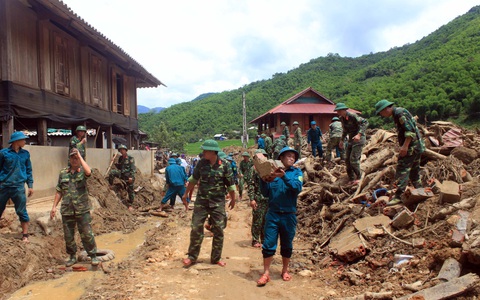 Bộ trưởng Ngô Xuân Lịch: Xử trí tốt các tình huống trên mạng, không để bị động, bất ngờ - Ảnh 1. Bộ trưởng Ngô Xuân Lịch: Xử trí tốt các tình huống trên mạng, không để bị động, bất ngờ - Ảnh 1.