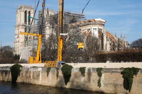 Lần đầu tiên trong 2 thế kỷ, nhà thờ Đức Bà Paris không tổ chức lễ Giáng sinh - Ảnh 1. Lần đầu tiên trong 2 thế kỷ, nhà thờ Đức Bà Paris không tổ chức lễ Giáng sinh - Ảnh 1.