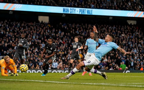 Thắng ngược hiện tượng Leicester, M.C thu hẹp khoảng cách với Liverpool - Ảnh 3. Thắng ngược hiện tượng Leicester, M.C thu hẹp khoảng cách với Liverpool - Ảnh 3.