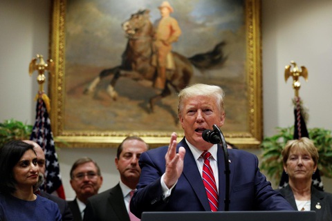 Dư luận Mỹ nghĩ gì về việc luận tội Tổng thống Trump? - Ảnh 1. Dư luận Mỹ nghĩ gì về việc luận tội Tổng thống Trump? - Ảnh 1.