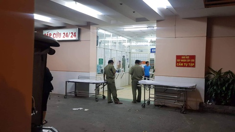 Bệnh nhân nghi nổ súng tự sát tại Bệnh viện Trưng Vương - Ảnh 1. Bệnh nhân nghi nổ súng tự sát tại Bệnh viện Trưng Vương - Ảnh 1.