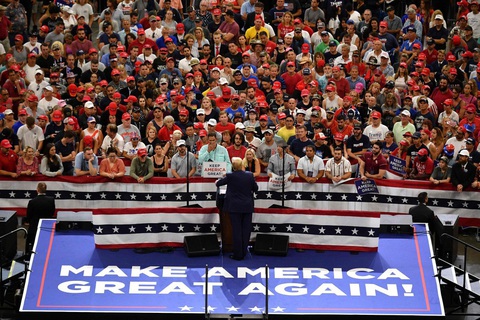 Ông Trump sử dụng chiêu gì để tái đắc cử năm 2020? - Ảnh 1. Ông Trump sử dụng chiêu gì để tái đắc cử năm 2020? - Ảnh 1.