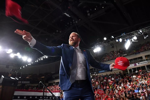 Ông Trump sử dụng chiêu gì để tái đắc cử năm 2020? - Ảnh 2. Ông Trump sử dụng chiêu gì để tái đắc cử năm 2020? - Ảnh 2.