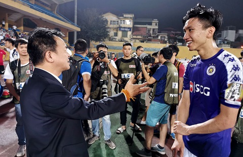 Vì sao bầu Hiển không can thiệp để Văn Hậu về đá VCK U23 châu Á? - Ảnh 1.