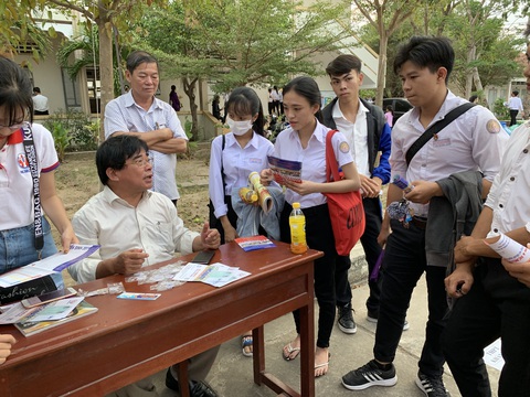 ĐH Sư phạm kỹ thuật TP.HCM ngưng tuyển 2 ngành điểm chuẩn thấp - Ảnh 1. ĐH Sư phạm kỹ thuật TP.HCM ngưng tuyển 2 ngành điểm chuẩn thấp - Ảnh 1.