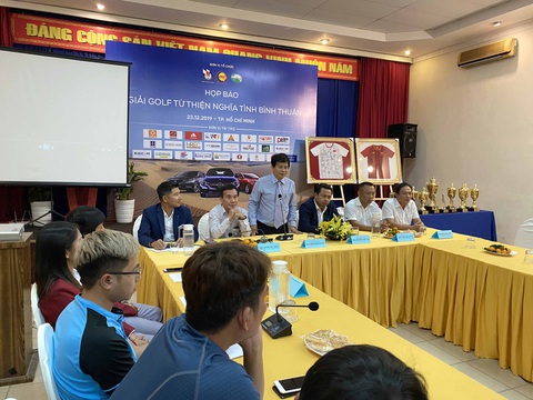 Đấu giá 2 áo đấu của tuyển nữ Việt Nam để tặng lại cầu thủ nữ đón Tết - Ảnh 1. Đấu giá 2 áo đấu của tuyển nữ Việt Nam để tặng lại cầu thủ nữ đón Tết - Ảnh 1.