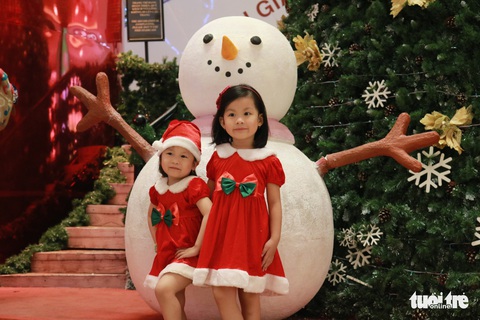 Xóm đạo Sài Gòn lung linh trong Giáng sinh - Ảnh 11. Xóm đạo Sài Gòn lung linh trong Giáng sinh - Ảnh 11.