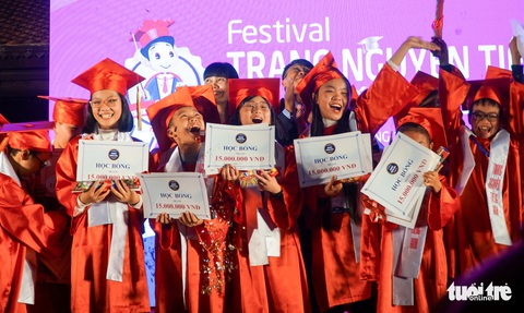 32 học sinh trở thành Trạng nguyên Tiếng Anh toàn quốc 2019 - Ảnh 1. 32 học sinh trở thành Trạng nguyên Tiếng Anh toàn quốc 2019 - Ảnh 1.