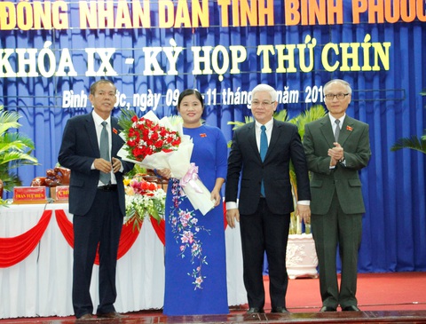 Thủ tướng phê chuẩn bà Trần Tuệ Hiền giữ chức chủ tịch UBND tỉnh Bình Phước - Ảnh 1. Thủ tướng phê chuẩn bà Trần Tuệ Hiền giữ chức chủ tịch UBND tỉnh Bình Phước - Ảnh 1.