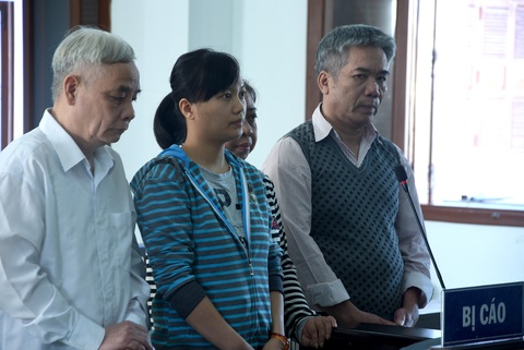 Xét xử cựu chánh án TAND Phú Yên cùng 3 thuộc cấp tham ô - Ảnh 2. Xét xử cựu chánh án TAND Phú Yên cùng 3 thuộc cấp tham ô - Ảnh 2.
