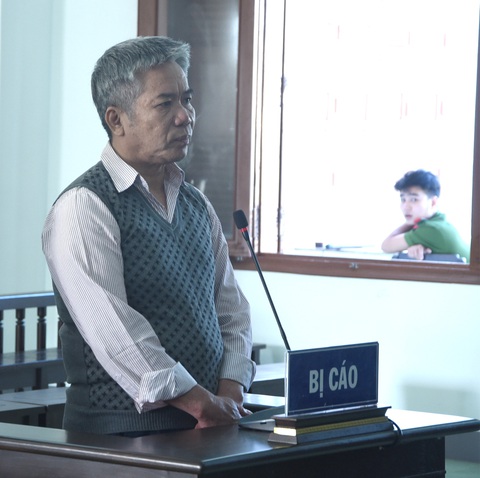 Xét xử cựu chánh án TAND Phú Yên cùng 3 thuộc cấp tham ô - Ảnh 3. Xét xử cựu chánh án TAND Phú Yên cùng 3 thuộc cấp tham ô - Ảnh 3.