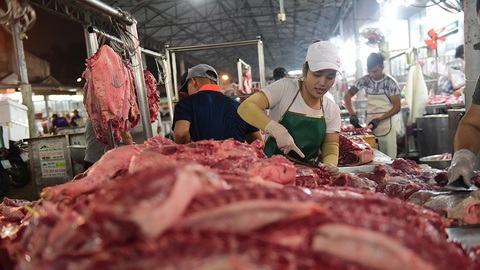 Thịt heo bị đầu cơ thao túng giá, ra quân kiểm tra đồng loạt - Ảnh 1. Thịt heo bị đầu cơ thao túng giá, ra quân kiểm tra đồng loạt - Ảnh 1.