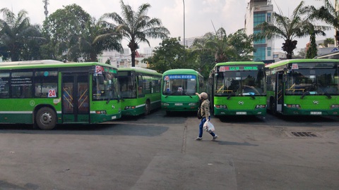 Than lỗ 8,5 tỉ, doanh nghiệp xe buýt TP.HCM xin ngưng một tuyến đông khách - Ảnh 1. Than lỗ 8,5 tỉ, doanh nghiệp xe buýt TP.HCM xin ngưng một tuyến đông khách - Ảnh 1.
