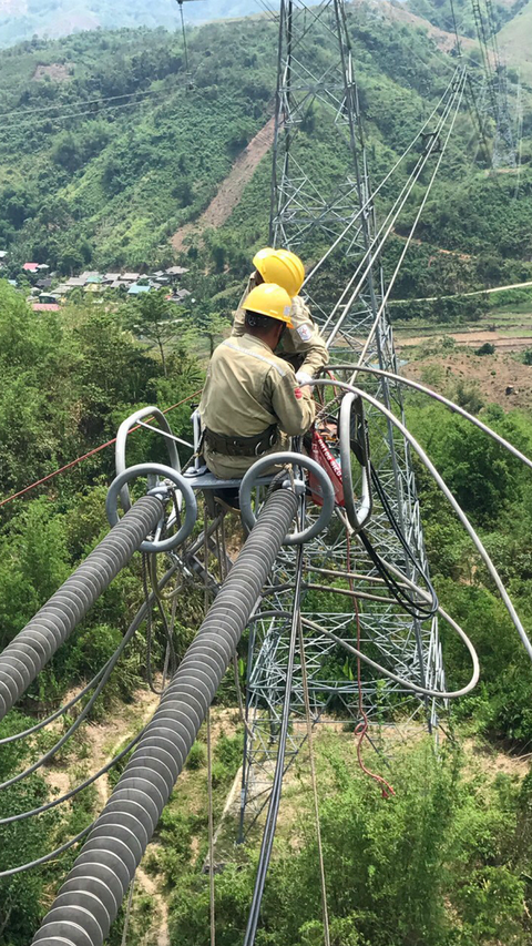Những người nhện xuyên Việt - Kỳ 3: Lính điện sông Đà - Ảnh 1. Những người nhện xuyên Việt - Kỳ 3: Lính điện sông Đà - Ảnh 1.