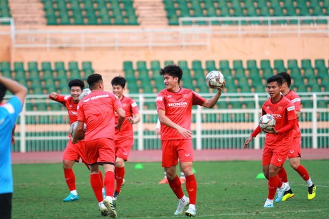 HLV Park Hang Seo: ‘Có những rủi ro khi U23 Việt Nam thiếu Văn Hậu’ - Ảnh 1. HLV Park Hang Seo: ‘Có những rủi ro khi U23 Việt Nam thiếu Văn Hậu’ - Ảnh 1.