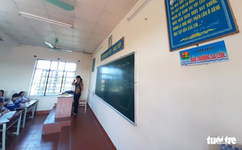 16 lớp học đặt tên theo các đảo ở Trường Sa, Hoàng Sa - Ảnh 7. 16 lớp học đặt tên theo các đảo ở Trường Sa, Hoàng Sa - Ảnh 7.