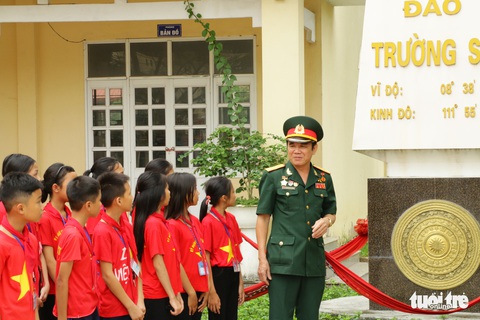 16 lớp học đặt tên theo các đảo ở Trường Sa, Hoàng Sa - Ảnh 12. 16 lớp học đặt tên theo các đảo ở Trường Sa, Hoàng Sa - Ảnh 12.