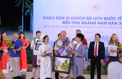 Hô bài chòi đón vị khách quốc tế 4,6 triệu đến Hội An - Ảnh 3. Hô bài chòi đón vị khách quốc tế 4,6 triệu đến Hội An - Ảnh 3.