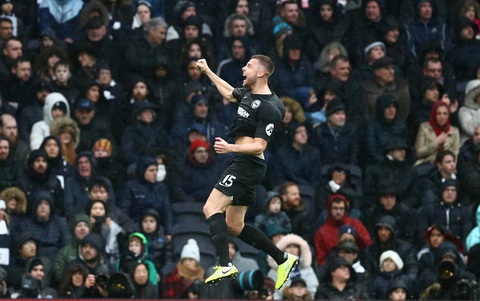 Kane và Alli giúp Tottenham thắng ngược Brighton trong ngày ‘Lễ tặng quà’ - Ảnh 1. Kane và Alli giúp Tottenham thắng ngược Brighton trong ngày ‘Lễ tặng quà’ - Ảnh 1.