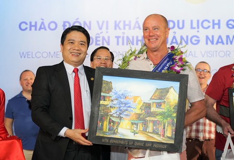 Hô bài chòi đón vị khách quốc tế 4,6 triệu đến Hội An - Ảnh 1. Hô bài chòi đón vị khách quốc tế 4,6 triệu đến Hội An - Ảnh 1.