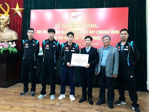 Trao thưởng 200 triệu đồng cho tấm huy chương vàng bóng bàn tại SEA Games 30 - Ảnh 1. Trao thưởng 200 triệu đồng cho tấm huy chương vàng bóng bàn tại SEA Games 30 - Ảnh 1.