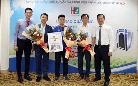 Thầy trò HLV Park Hang Seo được tặng buồng oxy cao áp Nhật Bản - Ảnh 1. Thầy trò HLV Park Hang Seo được tặng buồng oxy cao áp Nhật Bản - Ảnh 1.