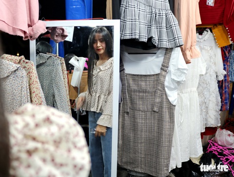 Sinh viên ôm hàng bán online ra shop khởi nghiệp - Ảnh 2. Sinh viên ôm hàng bán online ra shop khởi nghiệp - Ảnh 2.