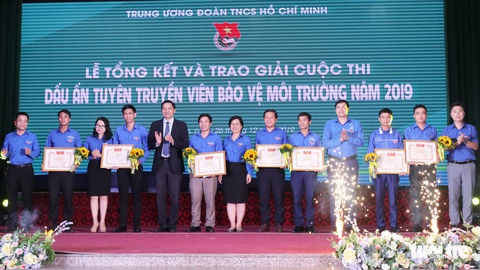 Đến từng ngõ, gõ từng nhà tuyên truyền phân loại xử lý rác thải - Ảnh 1. Đến từng ngõ, gõ từng nhà tuyên truyền phân loại xử lý rác thải - Ảnh 1.
