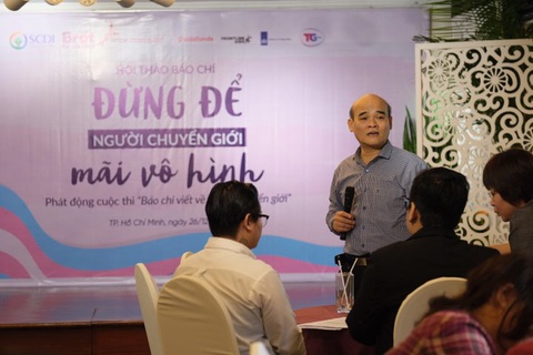 Phần lớn người chuyển giới phải mua hormone trôi nổi từ ‘chợ đen’ - Ảnh 1. Phần lớn người chuyển giới phải mua hormone trôi nổi từ ‘chợ đen’ - Ảnh 1.