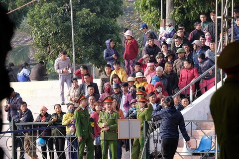 Hàng trăm cảnh sát bảo vệ phiên tòa nữ sinh giao gà bị sát hại - Ảnh 7. Hàng trăm cảnh sát bảo vệ phiên tòa nữ sinh giao gà bị sát hại - Ảnh 7.